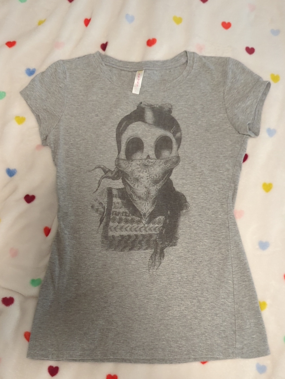 Eve Gray Short-Sleeve Tee with Skull Bandana Graphic